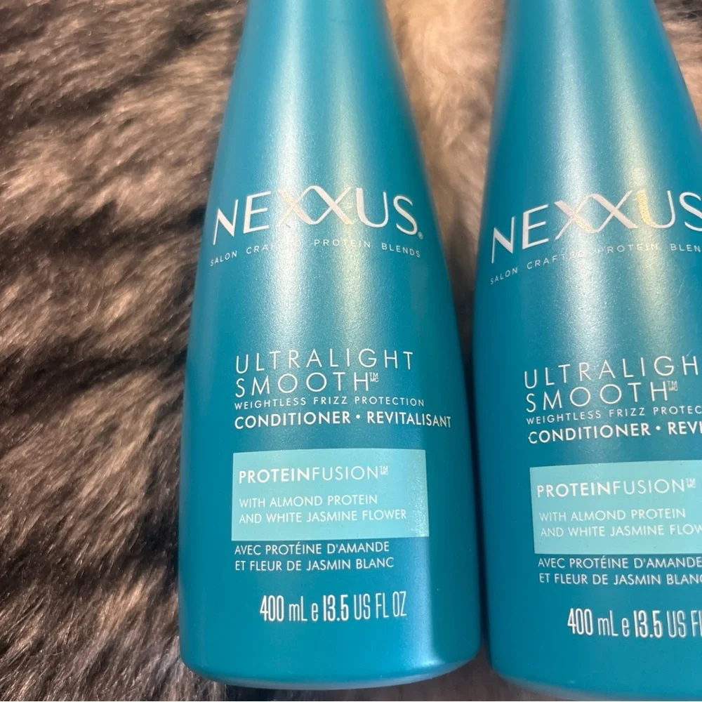 Nexxus Ultralight Smooth Conditioner - Blue